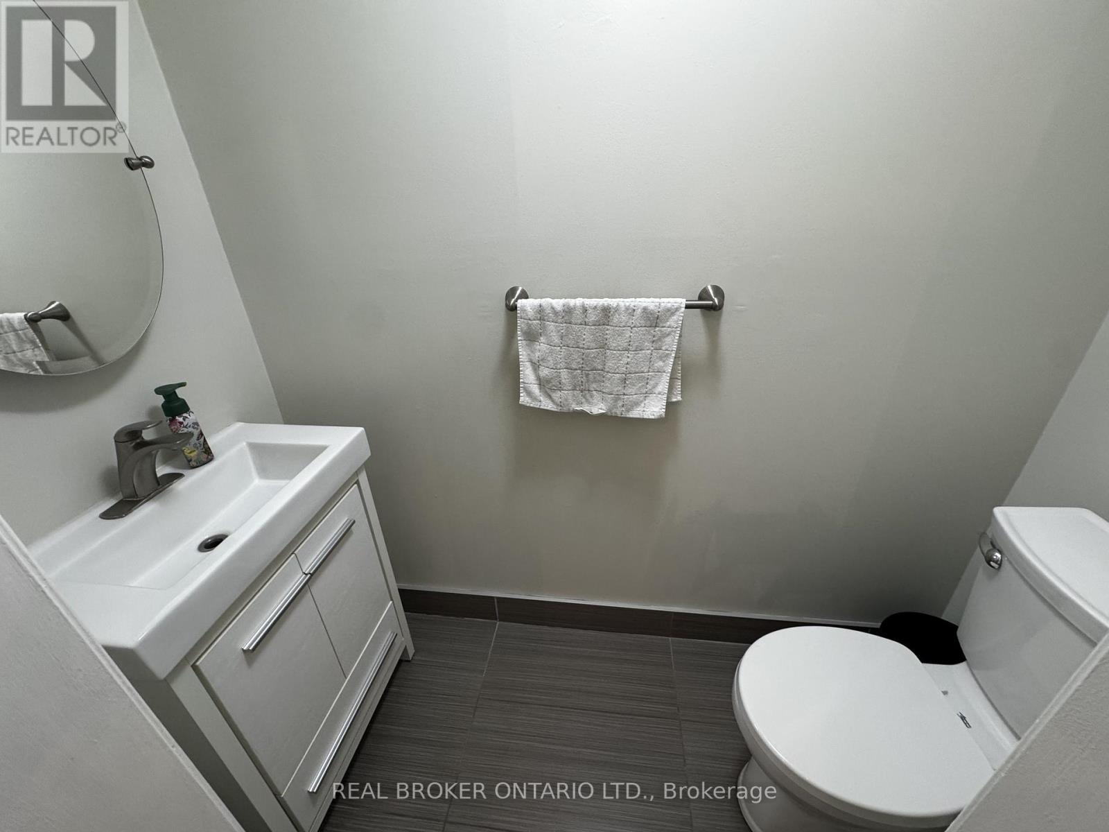 72 Wyatt Lane S, Aurora, Ontario  L4G 7E4 - Photo 13 - N13177006