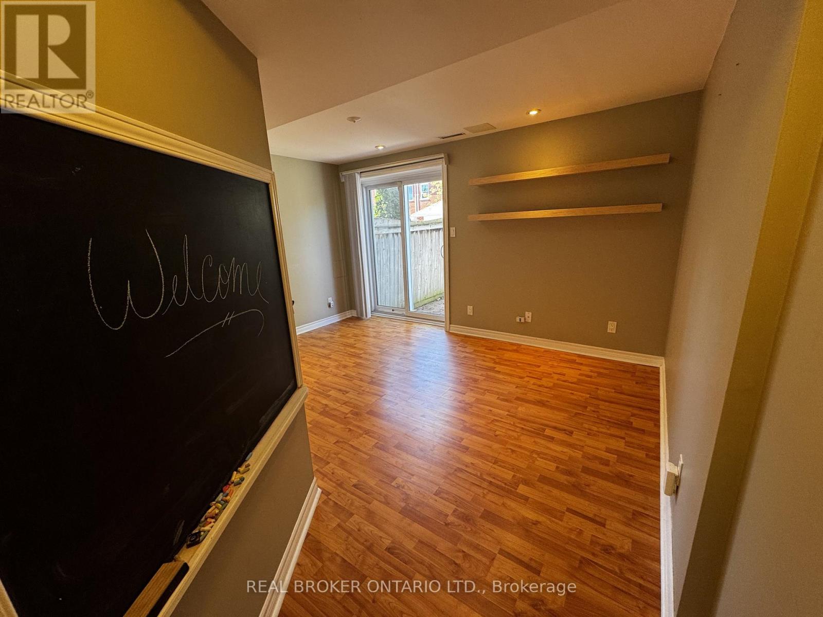 72 Wyatt Lane S, Aurora, Ontario  L4G 7E4 - Photo 14 - N13177006