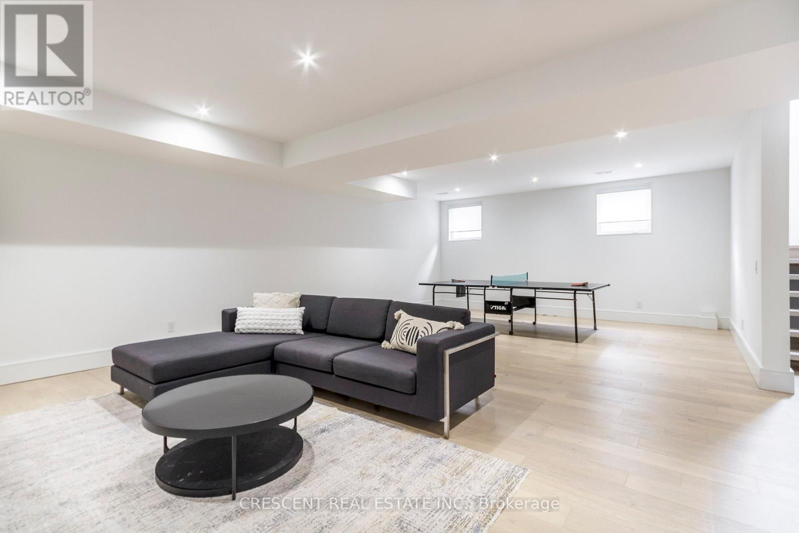 151 Shaver Avenue N, Toronto, Ontario  M9B 4N9 - Photo 37 - W13177226