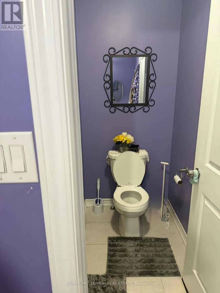 29 Monkton Circle, Brampton, Ontario  L6Y 0X7 - Photo 3 - W13177328