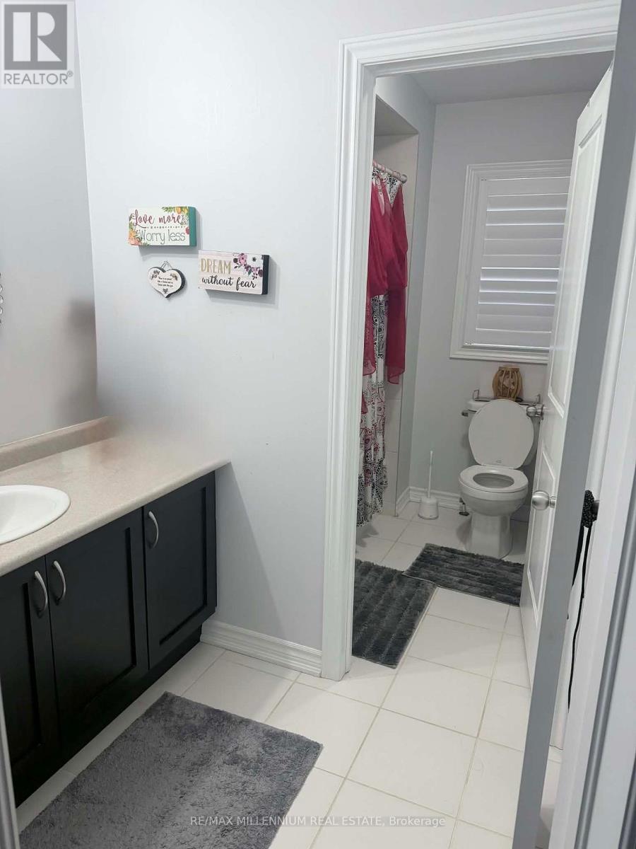 29 Monkton Circle, Brampton, Ontario  L6Y 0X7 - Photo 4 - W13177328