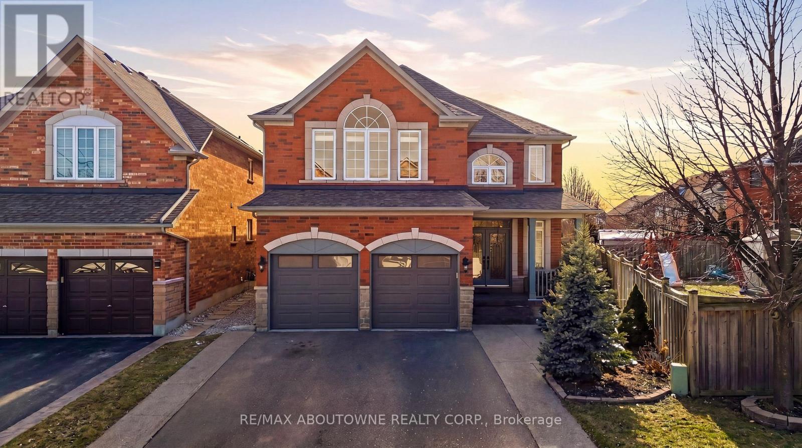 2070 WILLHAVEN TRAIL, Oakville, Ontario