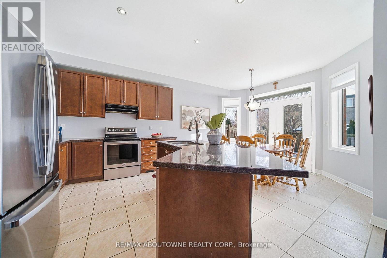 2070 Willhaven Trail, Oakville, Ontario  L6M 5G3 - Photo 15 - W13177362