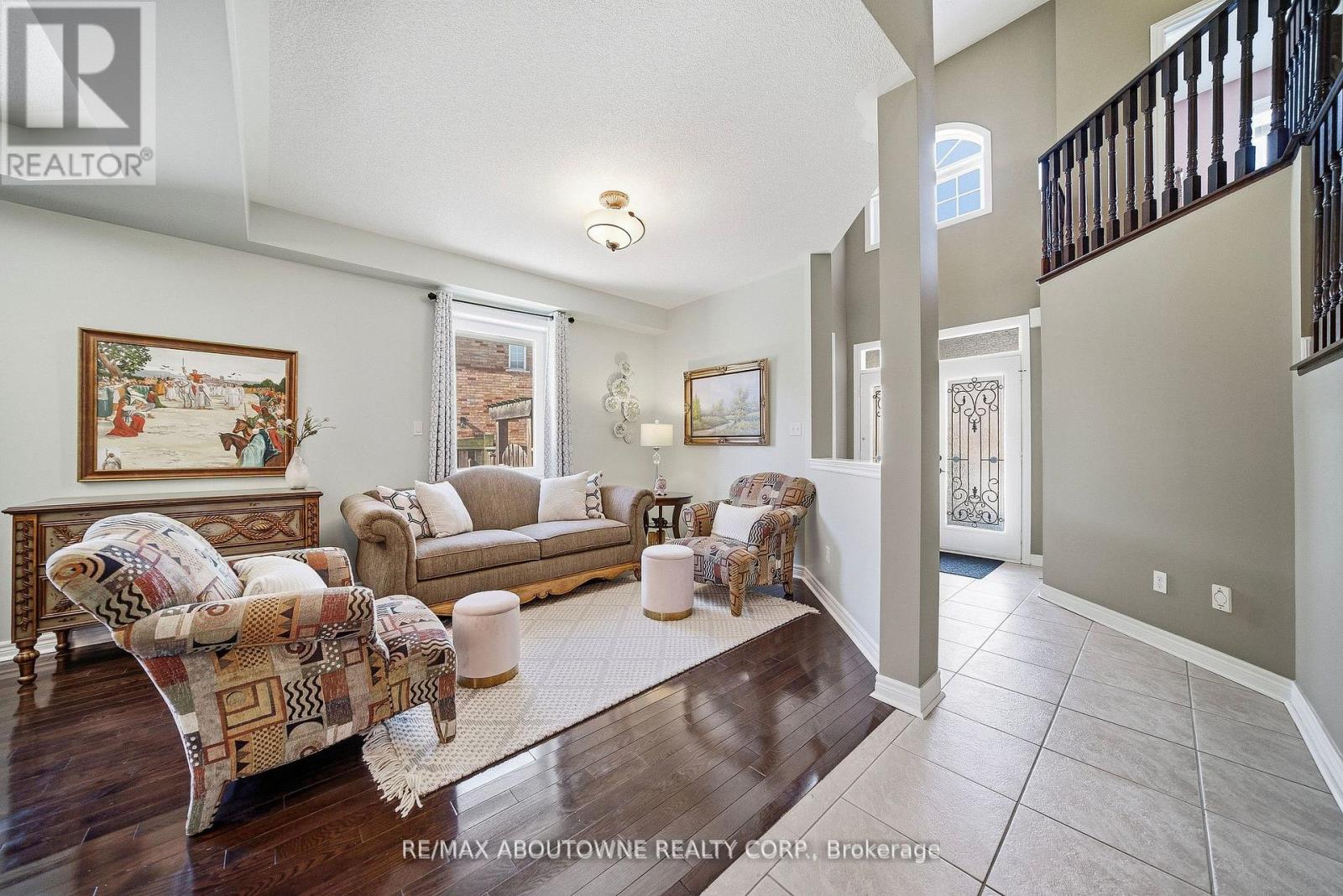 2070 Willhaven Trail, Oakville, Ontario  L6M 5G3 - Photo 3 - W13177362