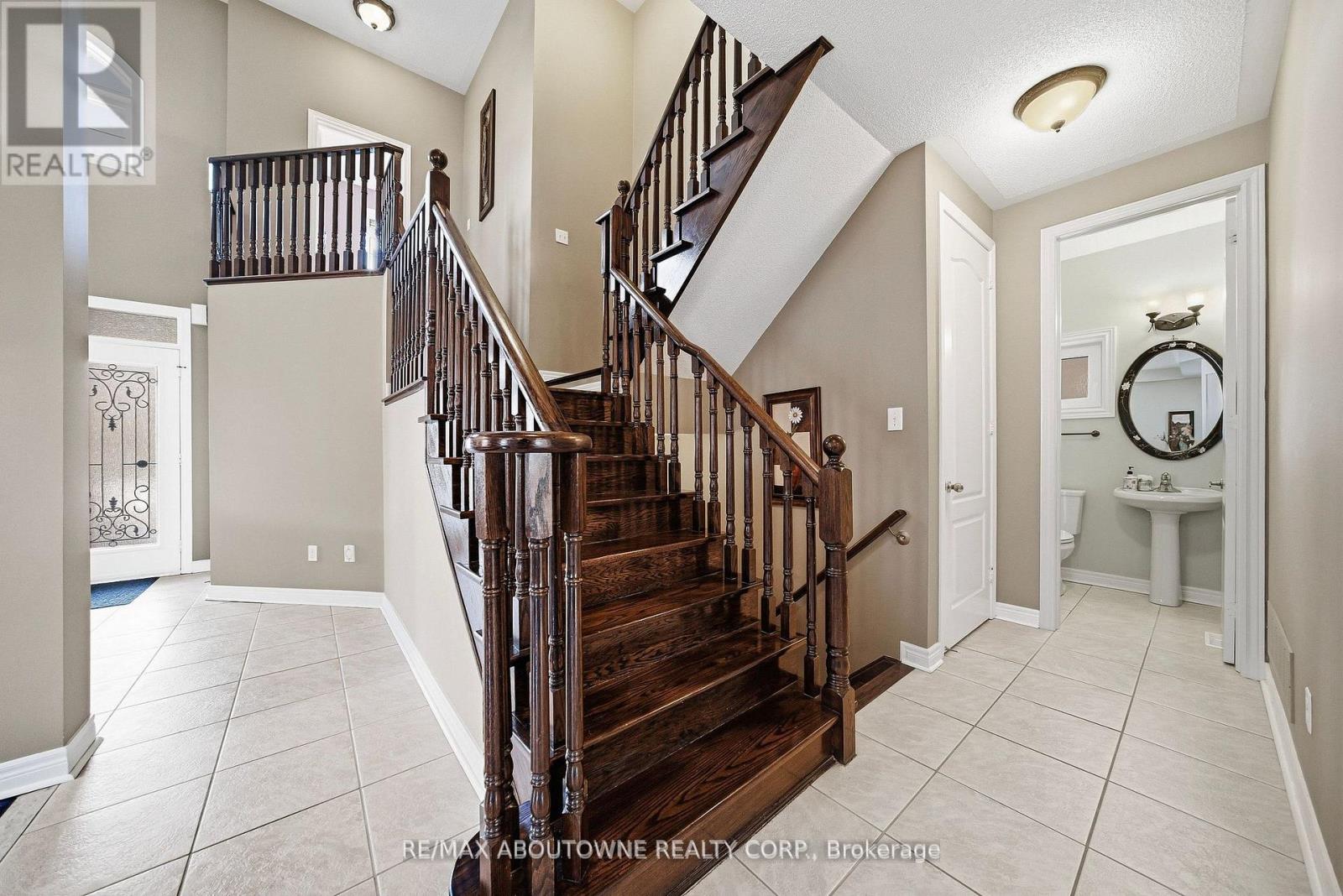 2070 Willhaven Trail, Oakville, Ontario  L6M 5G3 - Photo 8 - W13177362