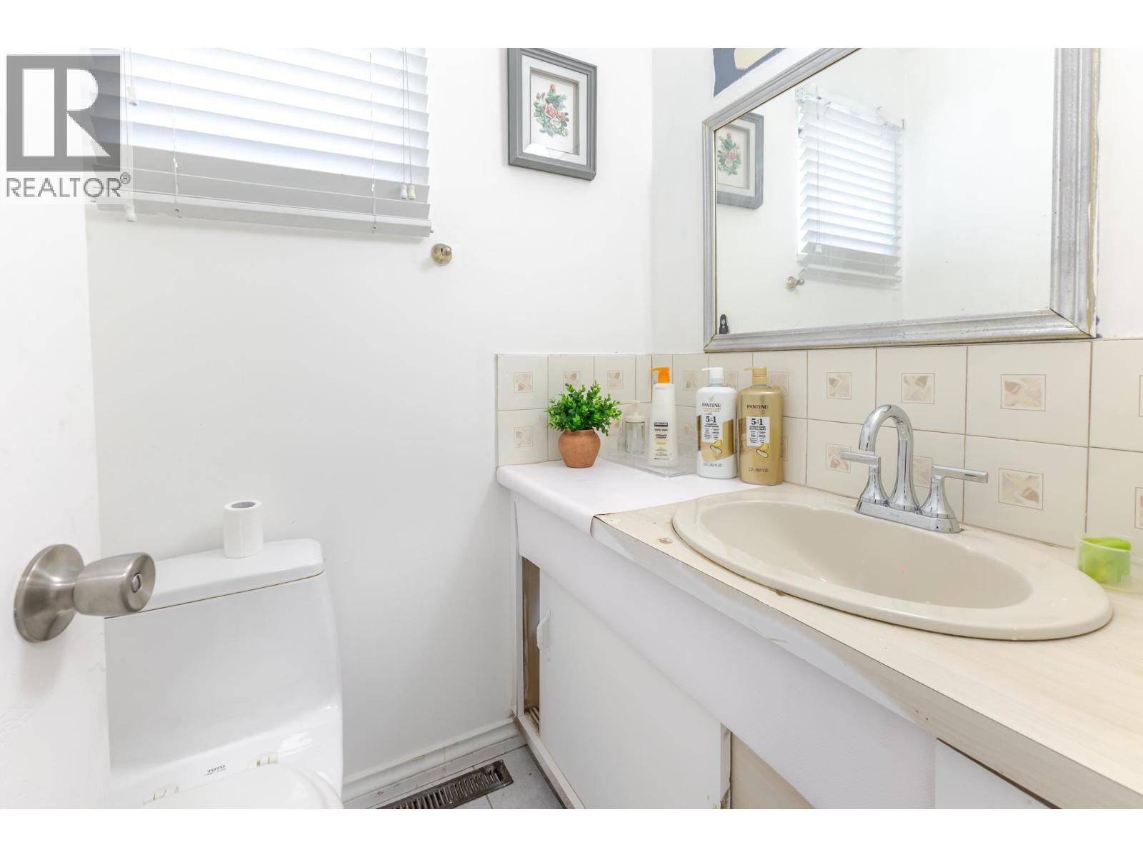 11480 Granville Avenue, Richmond, British Columbia  V6Y 1R6 - Photo 11 - R3128159