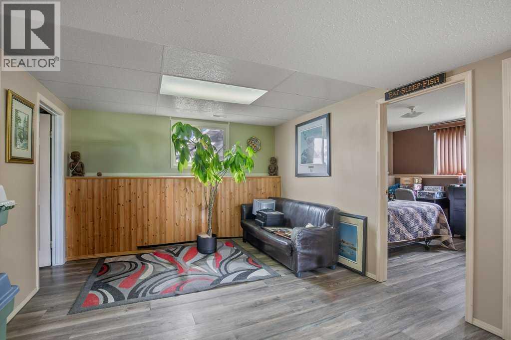 5304 37a Street, Innisfail, Alberta  T4G 1E5 - Photo 32 - A2311249