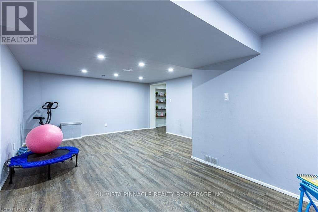 7 Ranchwood Crescent, London North (North F), Ontario  N6G 3A1 - Photo 25 - X13177428
