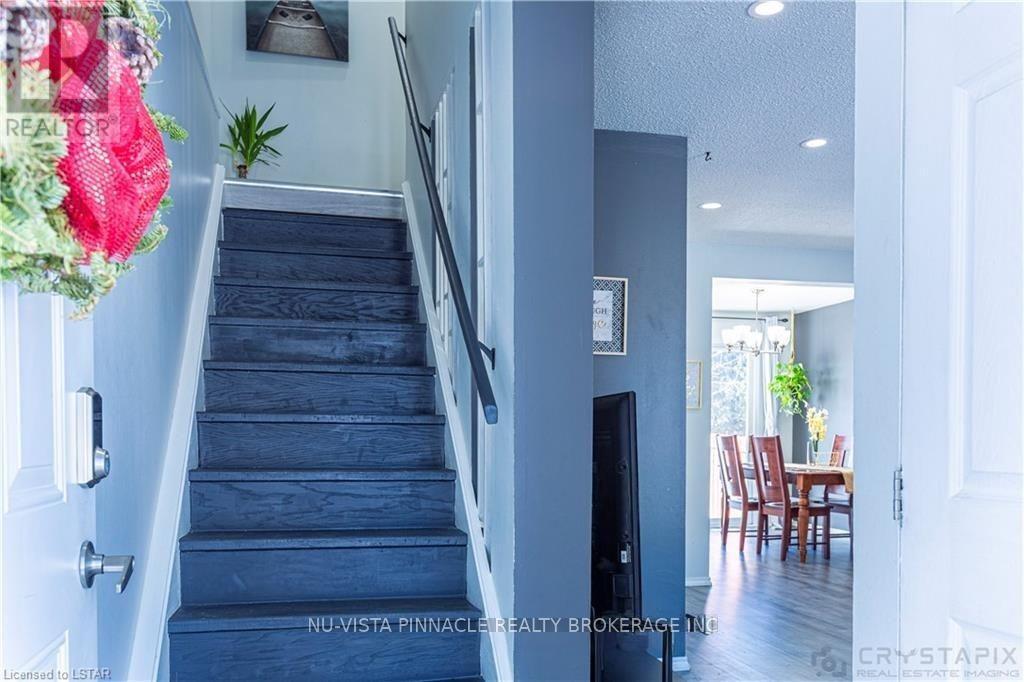 7 Ranchwood Crescent, London North (North F), Ontario  N6G 3A1 - Photo 4 - X13177428