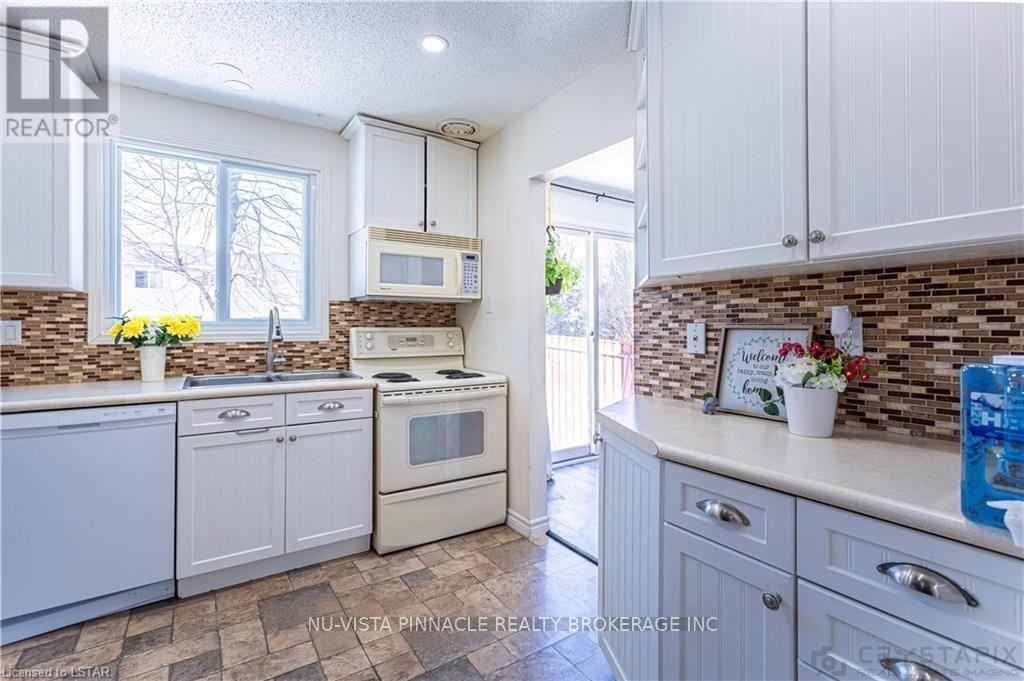 7 Ranchwood Crescent, London North (North F), Ontario  N6G 3A1 - Photo 9 - X13177428