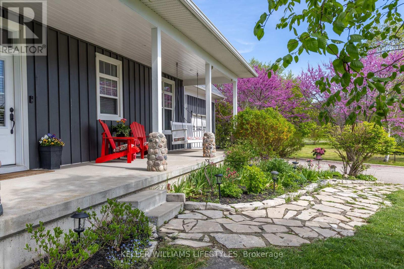 73028 Denise Court, Bluewater (Zurich), Ontario  N0M 2T0 - Photo 3 - X13177432