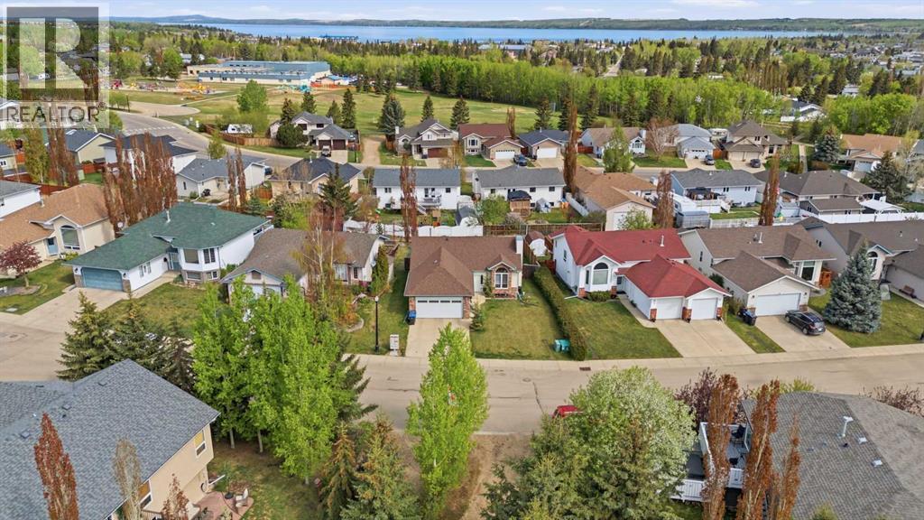 16 Peterson Way, Sylvan Lake, Alberta  T4S 1W8 - Photo 2 - A2314497