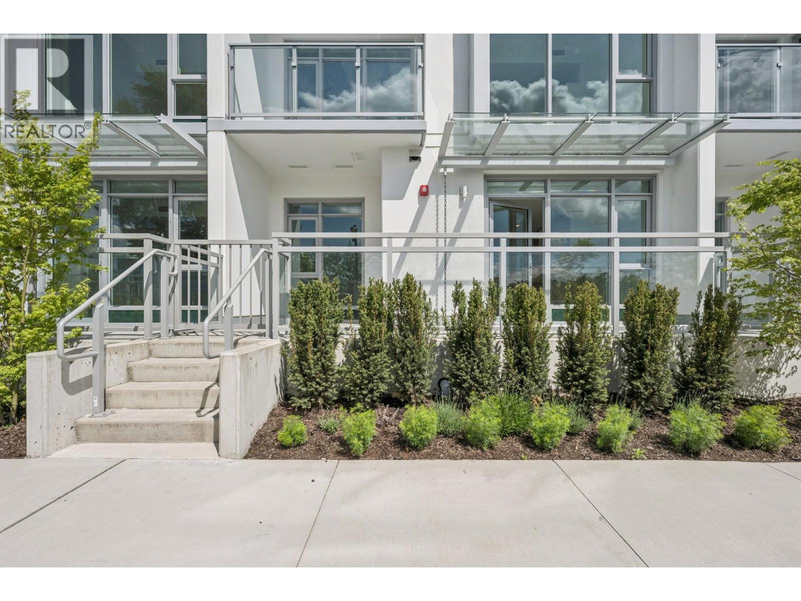 132 4665 Alaska Avenue, Burnaby, British Columbia  V5C 0P7 - Photo 2 - R3128253