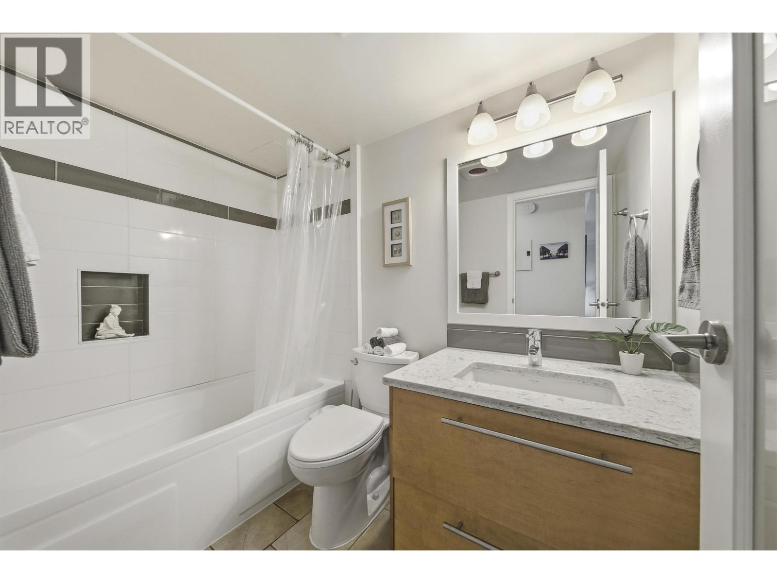 222 340 W 3rd Street, North Vancouver, British Columbia V7M 1G4 - Photo 19 - R3128269