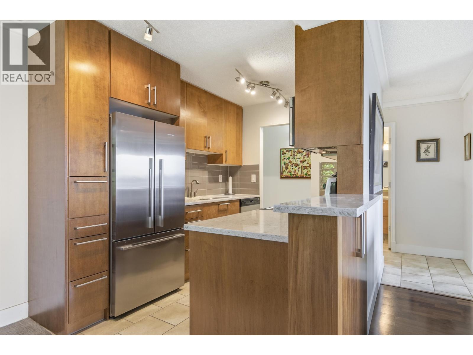 222 340 W 3rd Street, North Vancouver, British Columbia V7M 1G4 - Photo 2 - R3128269