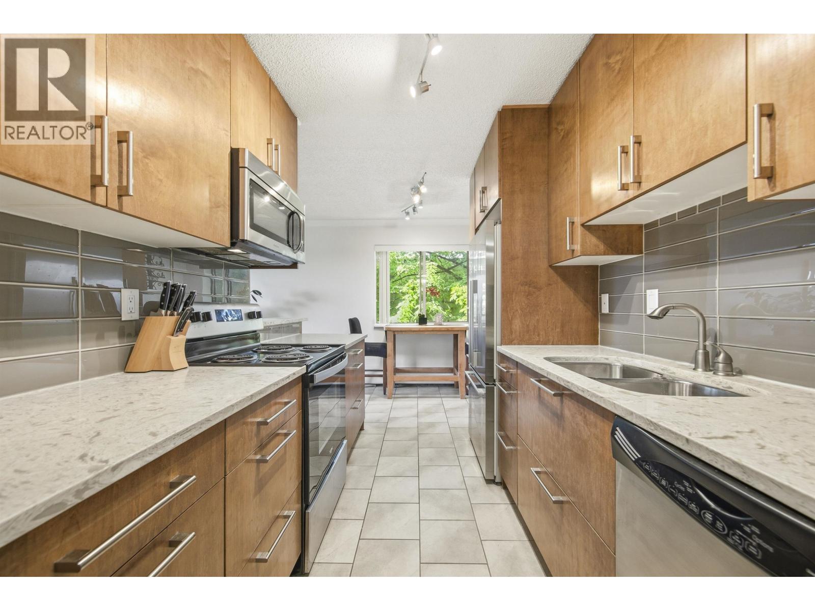 222 340 W 3rd Street, North Vancouver, British Columbia V7M 1G4 - Photo 4 - R3128269
