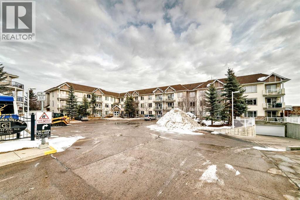 2215, 5200 44 Avenue NE, Calgary, Alberta  T1Y 7L4 - Photo 1 - A2282351