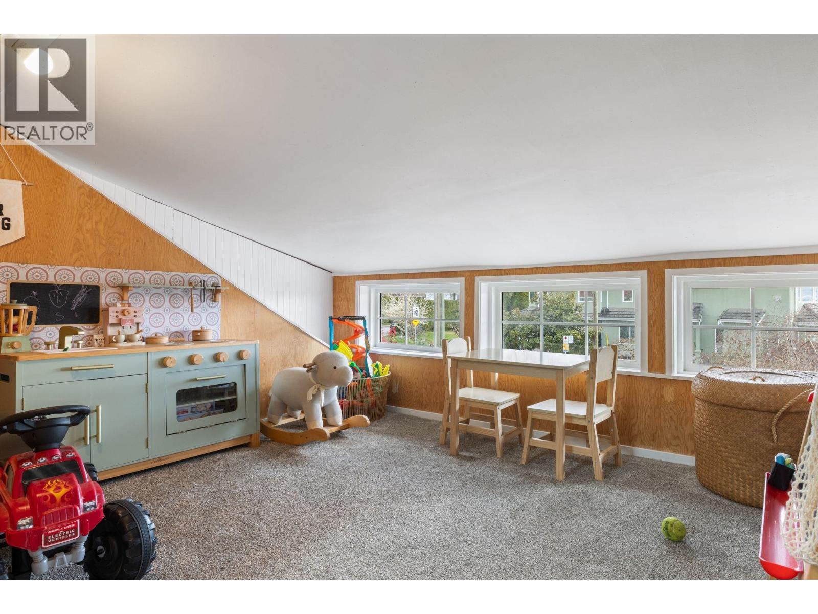 737-745 St. Andrews Avenue, North Vancouver, British Columbia  V7L 3L1 - Photo 14 - R3128244