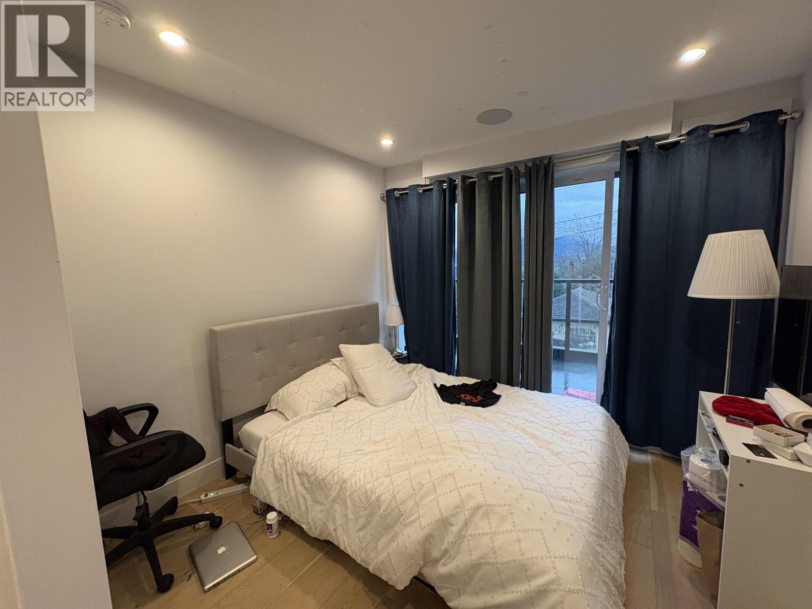 3429 Dundas Street, Vancouver, British Columbia  V5K 1R9 - Photo 3 - R3128247