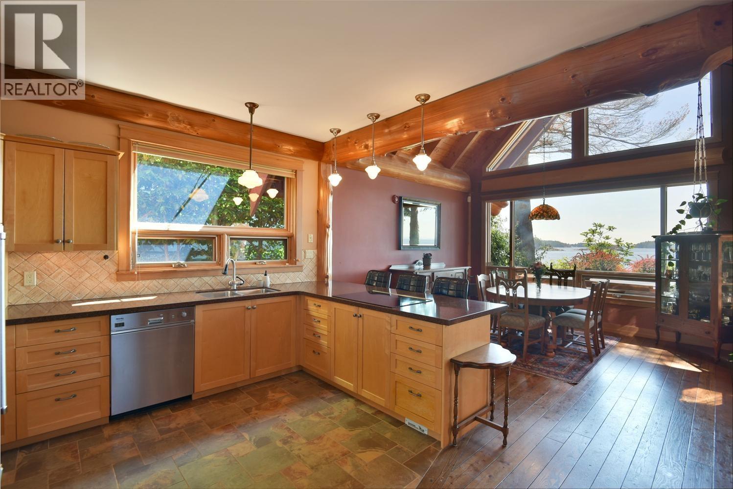 667 Franklin Road, Gibsons, British Columbia  V0N 1V8 - Photo 12 - R3128271