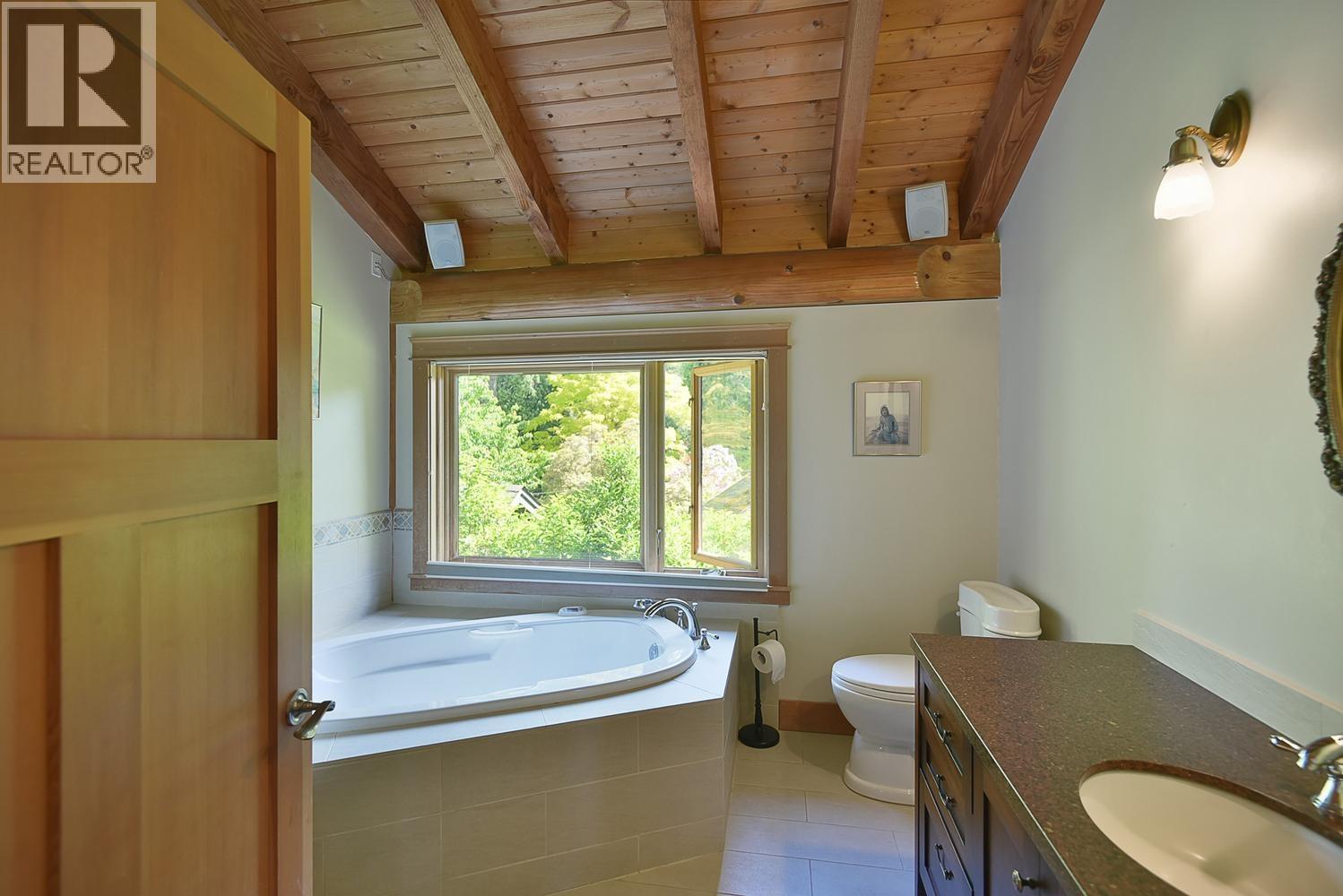 667 Franklin Road, Gibsons, British Columbia  V0N 1V8 - Photo 23 - R3128271