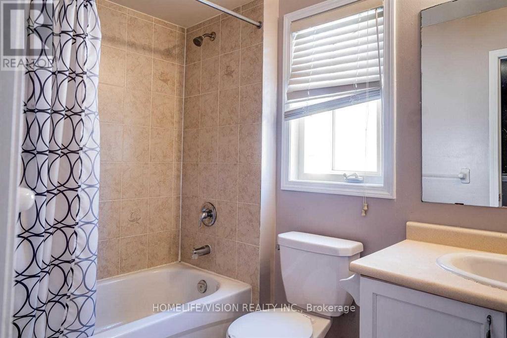 29 Jinnah Court, Toronto, Ontario  M4A 2Y2 - Photo 13 - C13177400