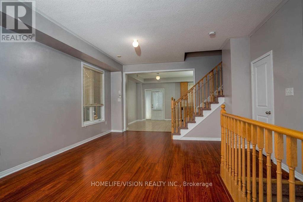 29 Jinnah Court, Toronto, Ontario  M4A 2Y2 - Photo 2 - C13177400