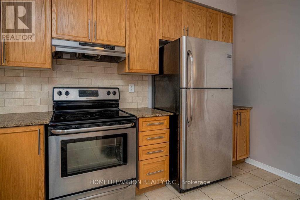 29 Jinnah Court, Toronto, Ontario  M4A 2Y2 - Photo 6 - C13177400
