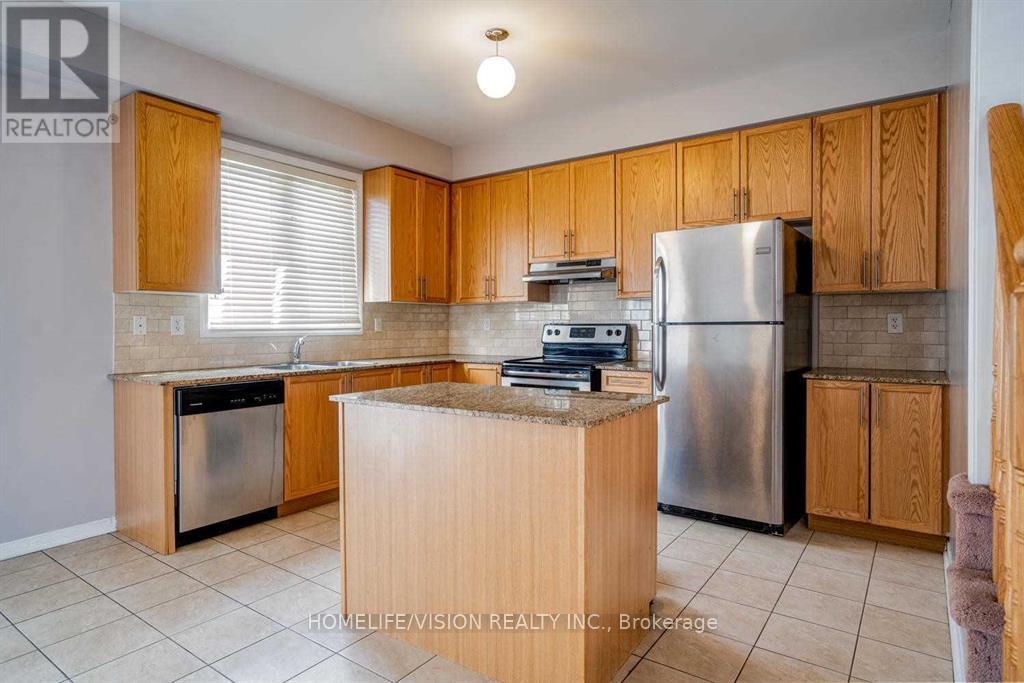 29 Jinnah Court, Toronto, Ontario  M4A 2Y2 - Photo 7 - C13177400