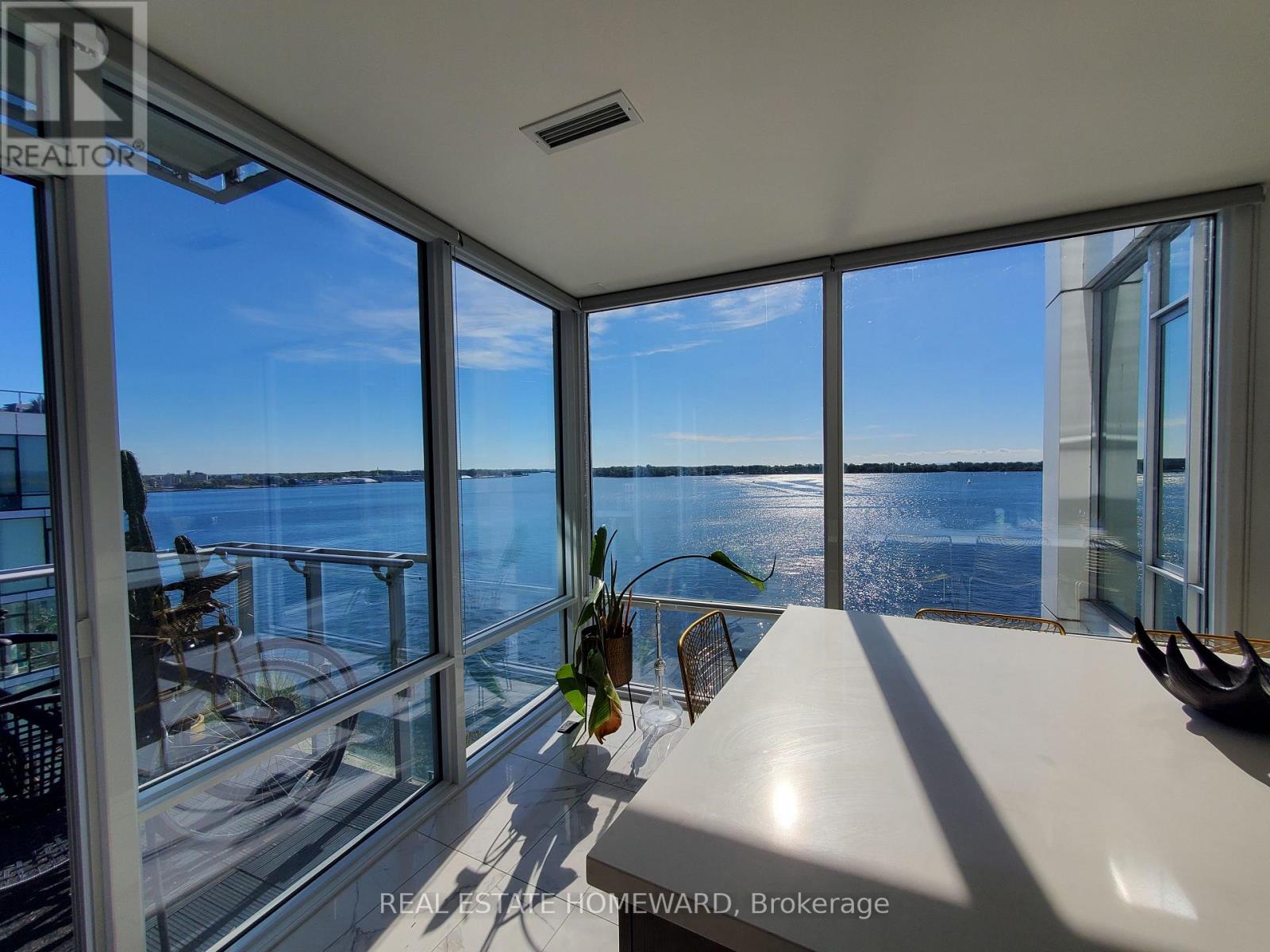 1015 - 29 Queens Quay E, Toronto, Ontario  M5E 0A4 - Photo 14 - C13177492