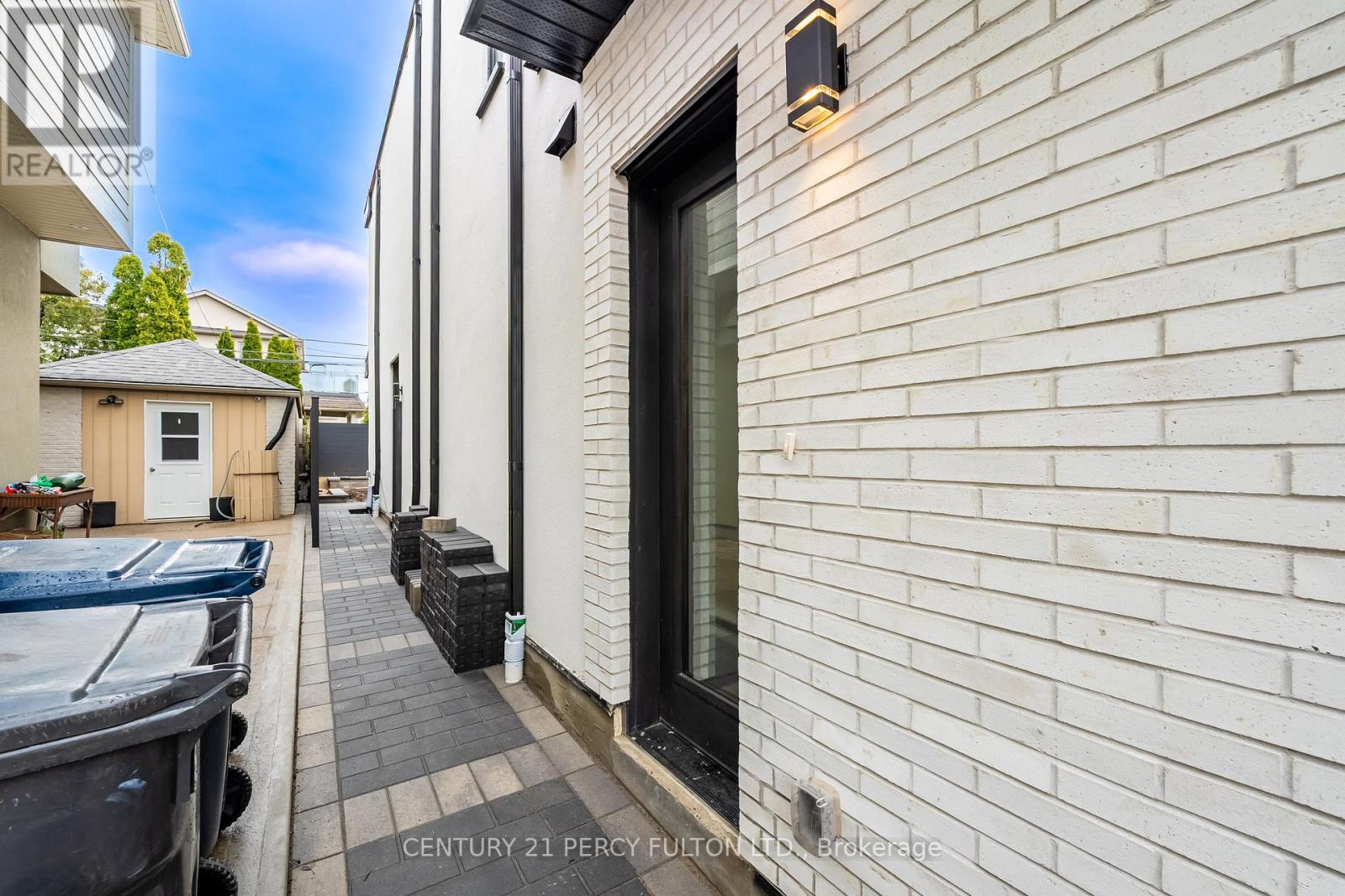 13 Mckayfield Road, Toronto, Ontario  M4J 3V5 - Photo 2 - E13177478