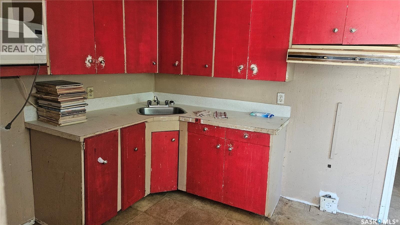 110 4th Street S, Wakaw, Saskatchewan S0K 4P0 - Photo 3 - SK037099