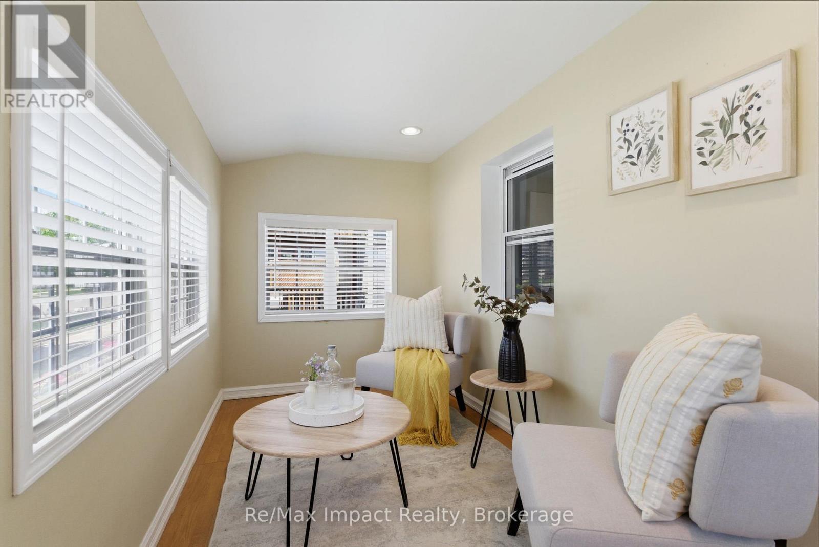 239 Verdun Road, Oshawa, Ontario  L1H 5T1 - Photo 2 - E13177612