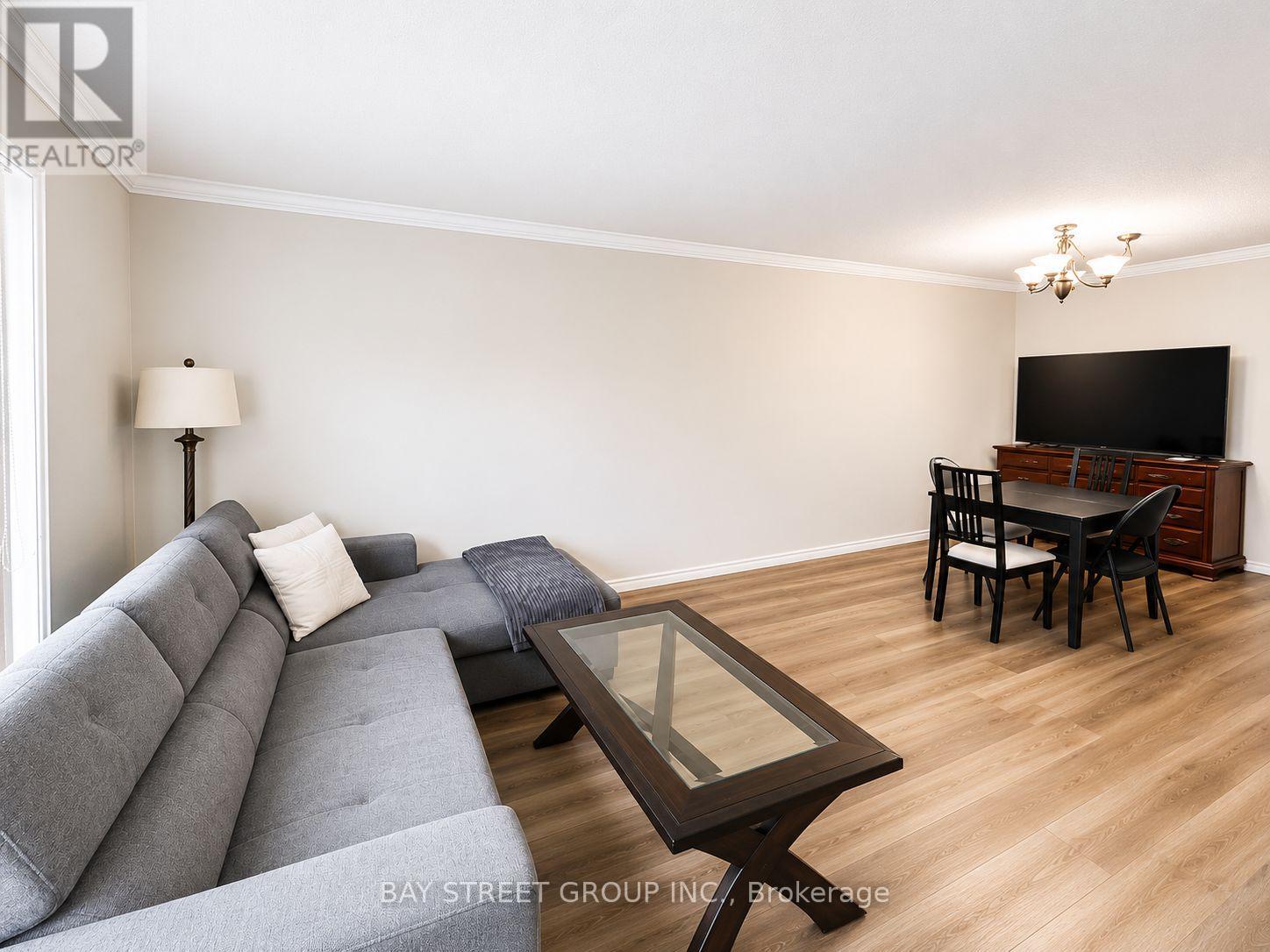 137 Bonham Boulevard, Mississauga, Ontario  L5M 1C8 - Photo 4 - W13177408