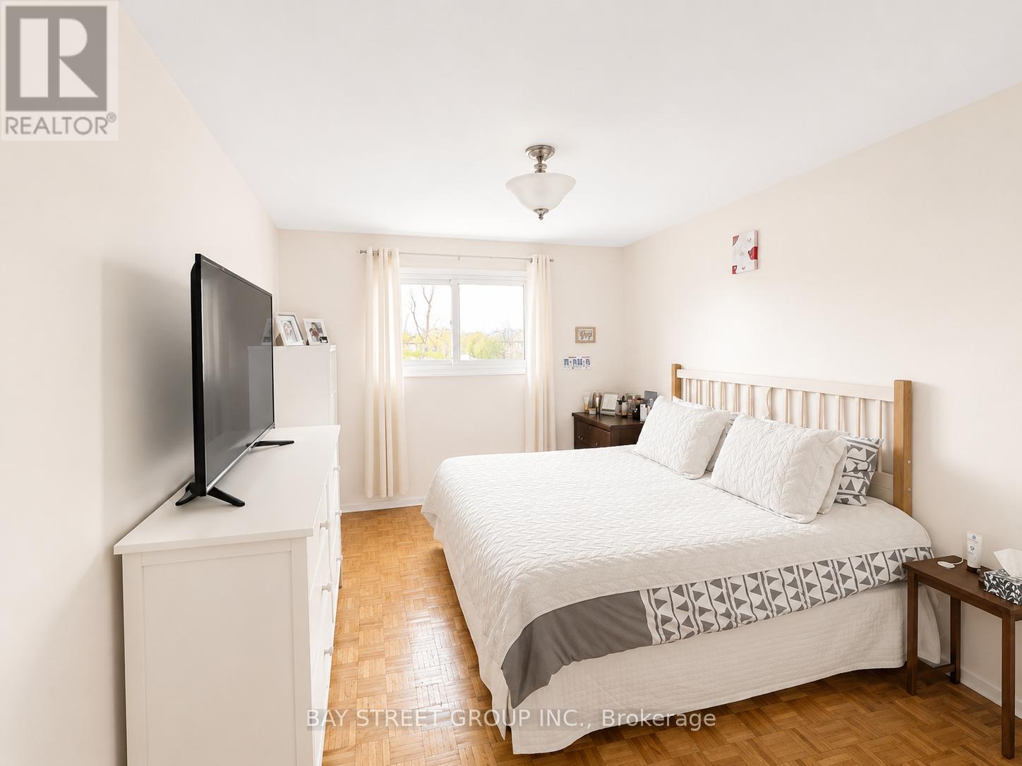 137 Bonham Boulevard, Mississauga, Ontario  L5M 1C8 - Photo 8 - W13177408
