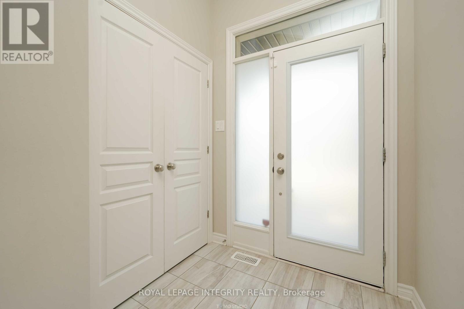 446 Markdale Terrace, Ottawa, Ontario  K1X 0B5 - Photo 2 - X13177520