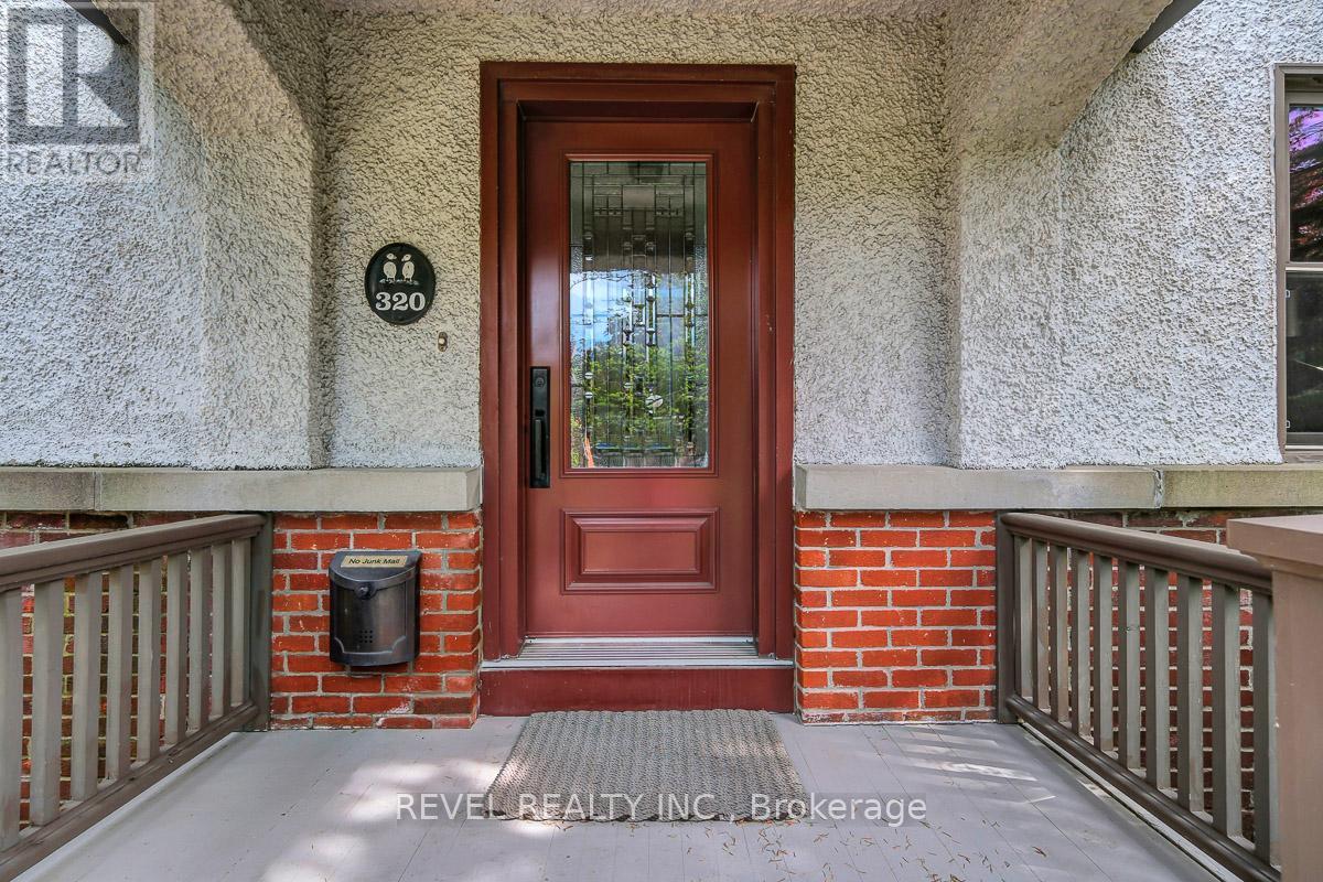 320 Clemow Avenue, Ottawa, Ontario  K1S 2B8 - Photo 2 - X13177678