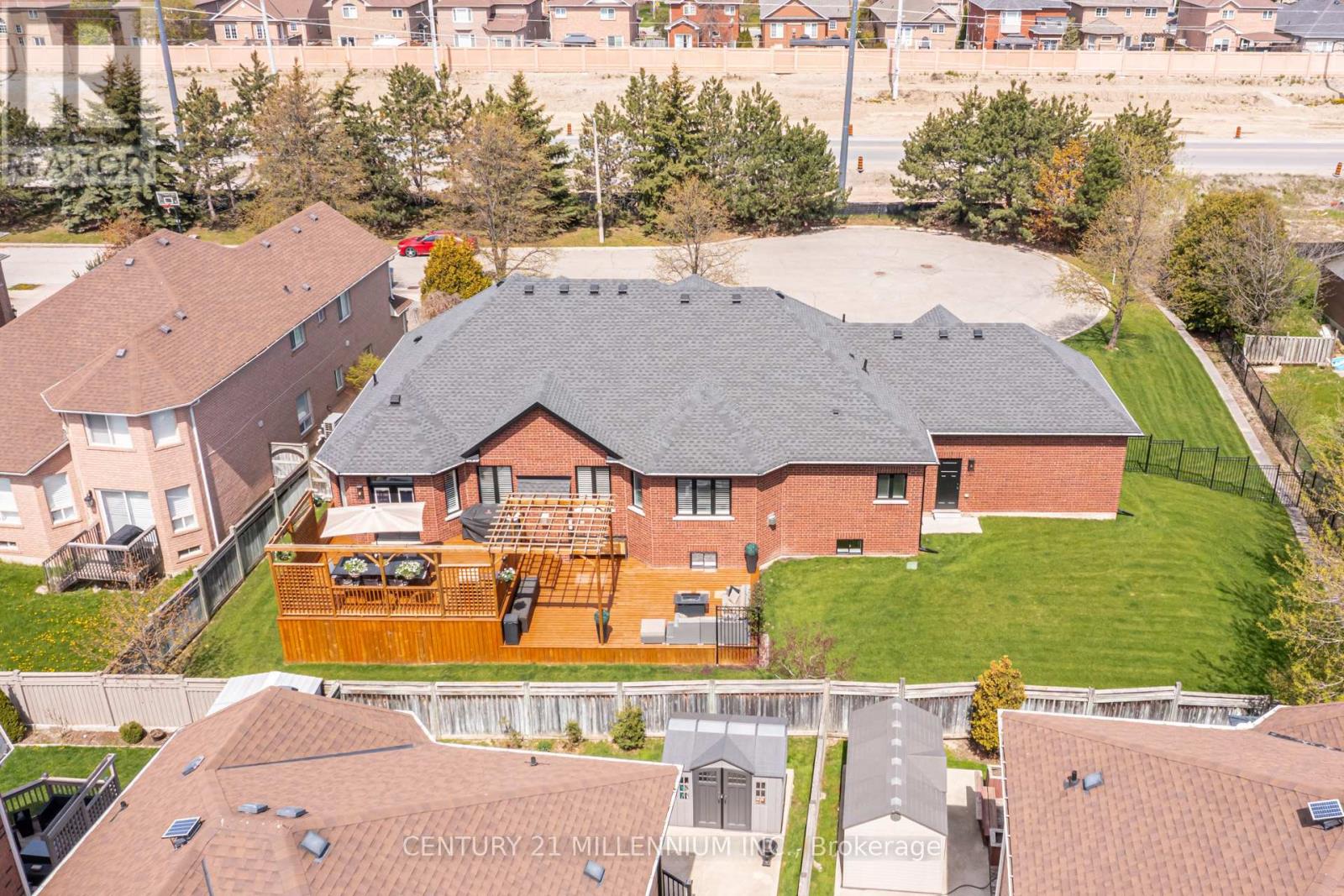 15 Bimmer Place, Brampton, Ontario  L7A 1J4 - Photo 49 - W13131632