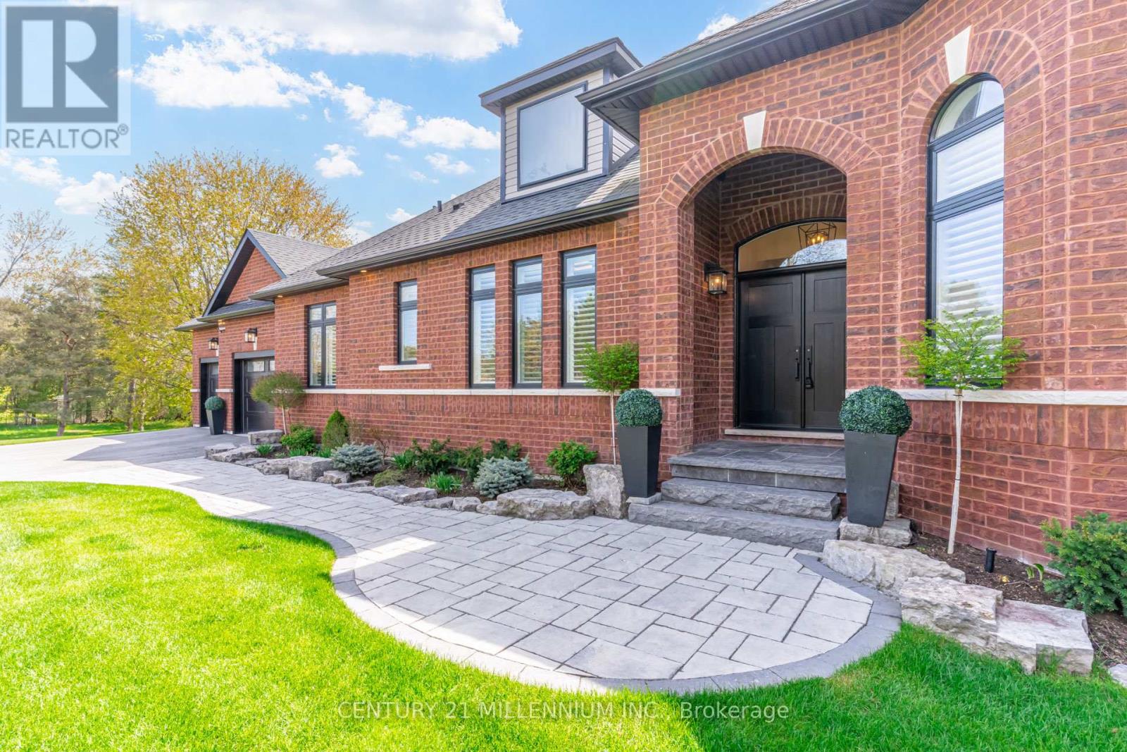 15 Bimmer Place, Brampton, Ontario  L7A 1J4 - Photo 7 - W13131632