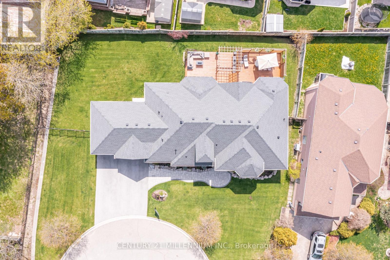 15 Bimmer Place, Brampton, Ontario  L7A 1J4 - Photo 3 - W13131632