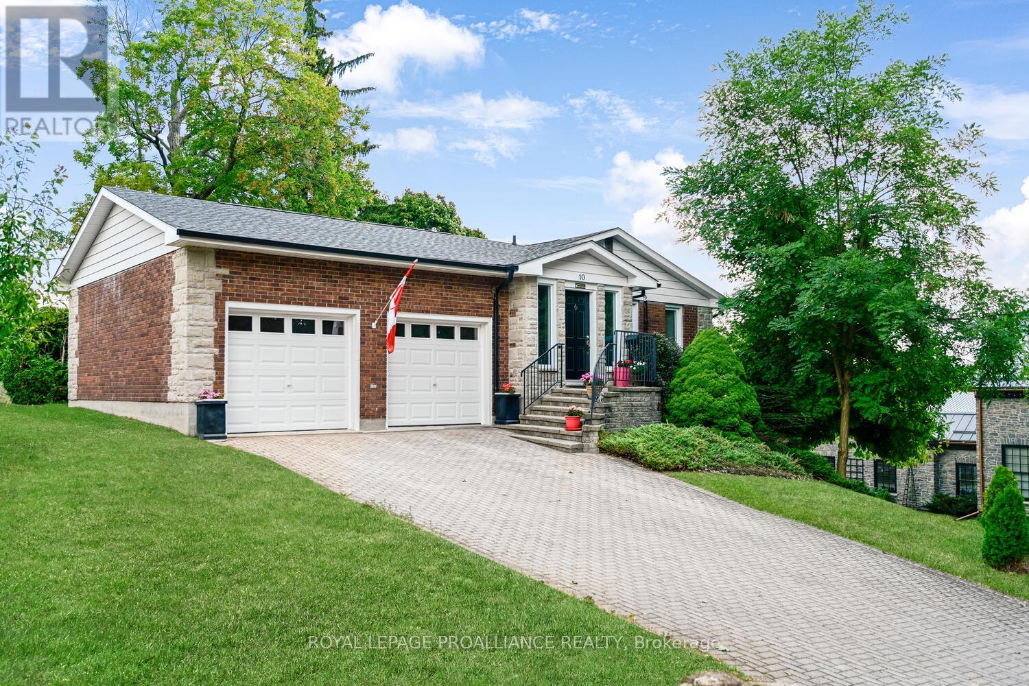10 CLIFFSIDE CRESCENT, Brockville, Ontario