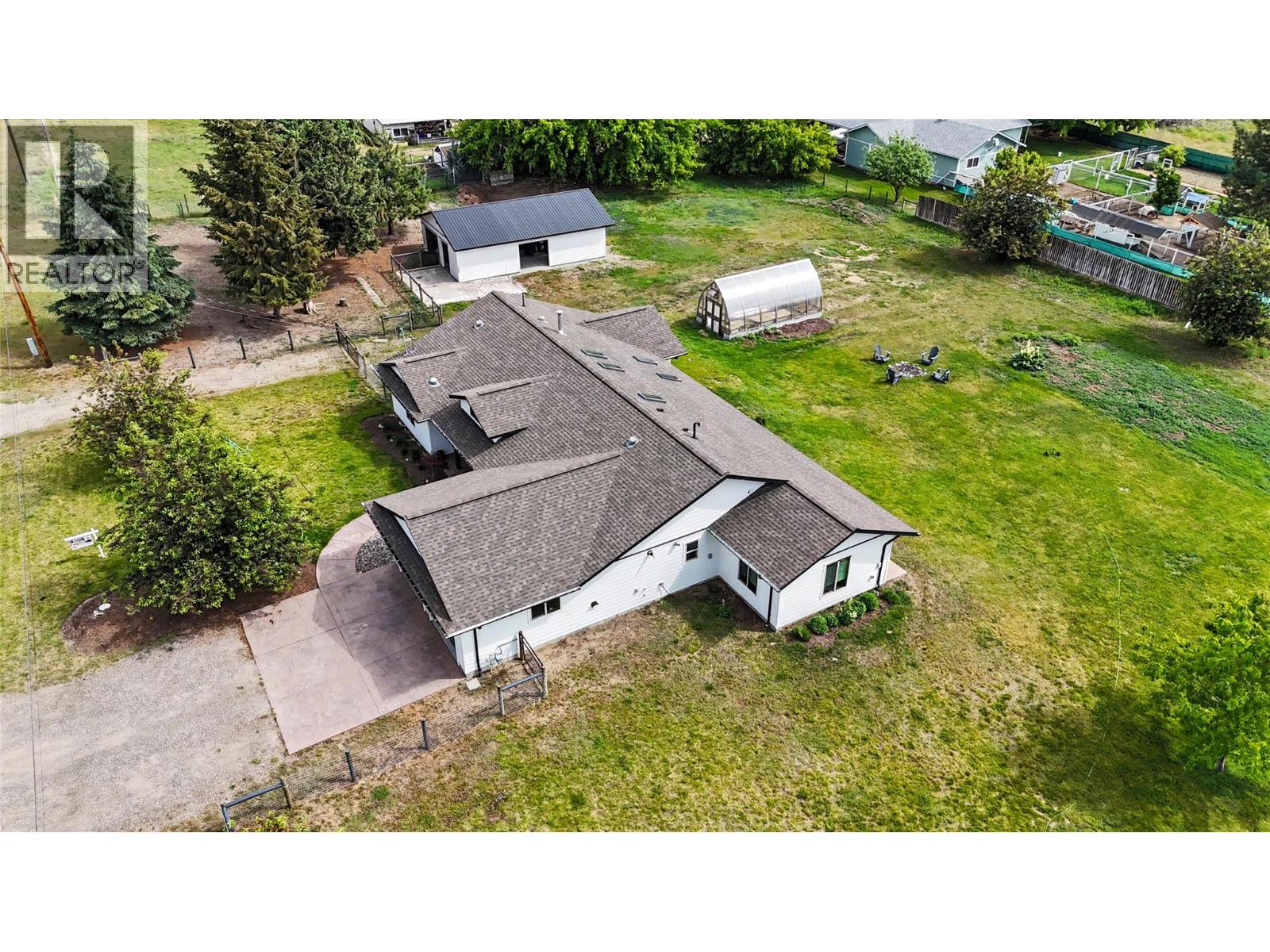 8170 Plotnikoff Road, Grand Forks, British Columbia  V0H 1H2 - Photo 2 - 10389046