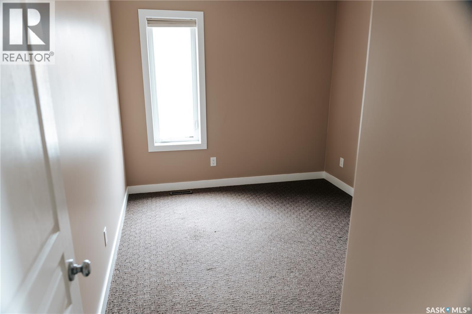 145 Mcintyre Street N, Regina, Saskatchewan  S4R 3B6 - Photo 8 - SK037193