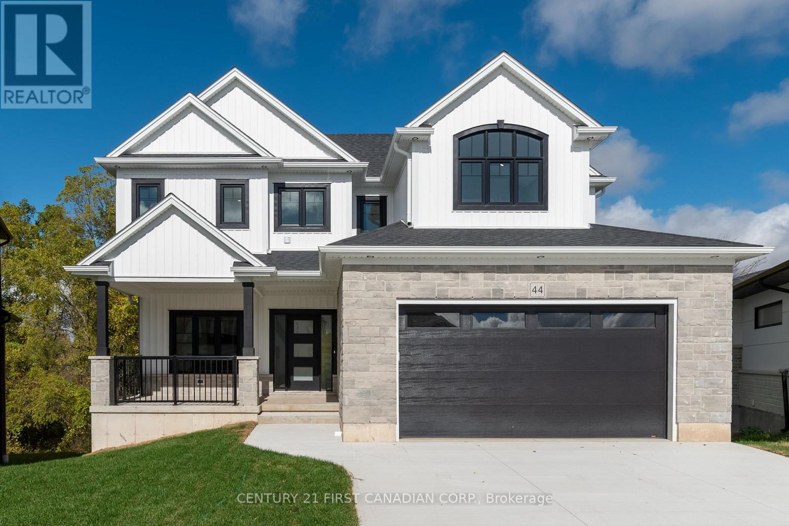 108 MAPLEDENE LANE, Lucan Biddulph, Ontario