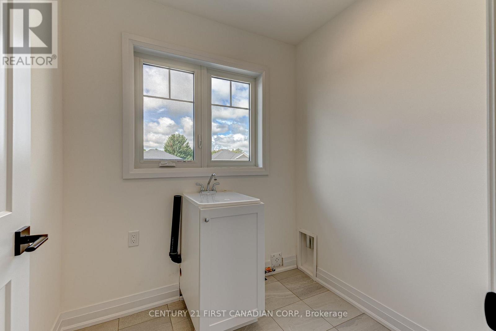 108 Mapledene Lane, Lucan Biddulph, Ontario  N0M 2J0 - Photo 25 - X13175286