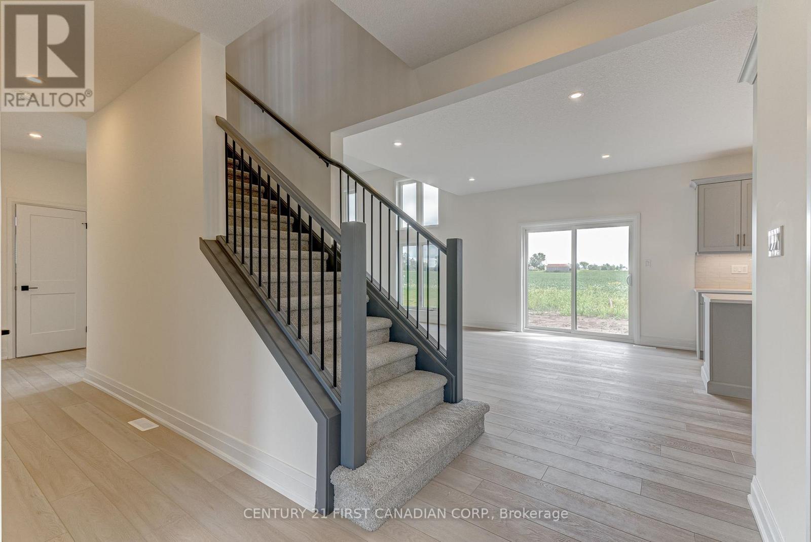 108 Mapledene Lane, Lucan Biddulph, Ontario  N0M 2J0 - Photo 9 - X13175286