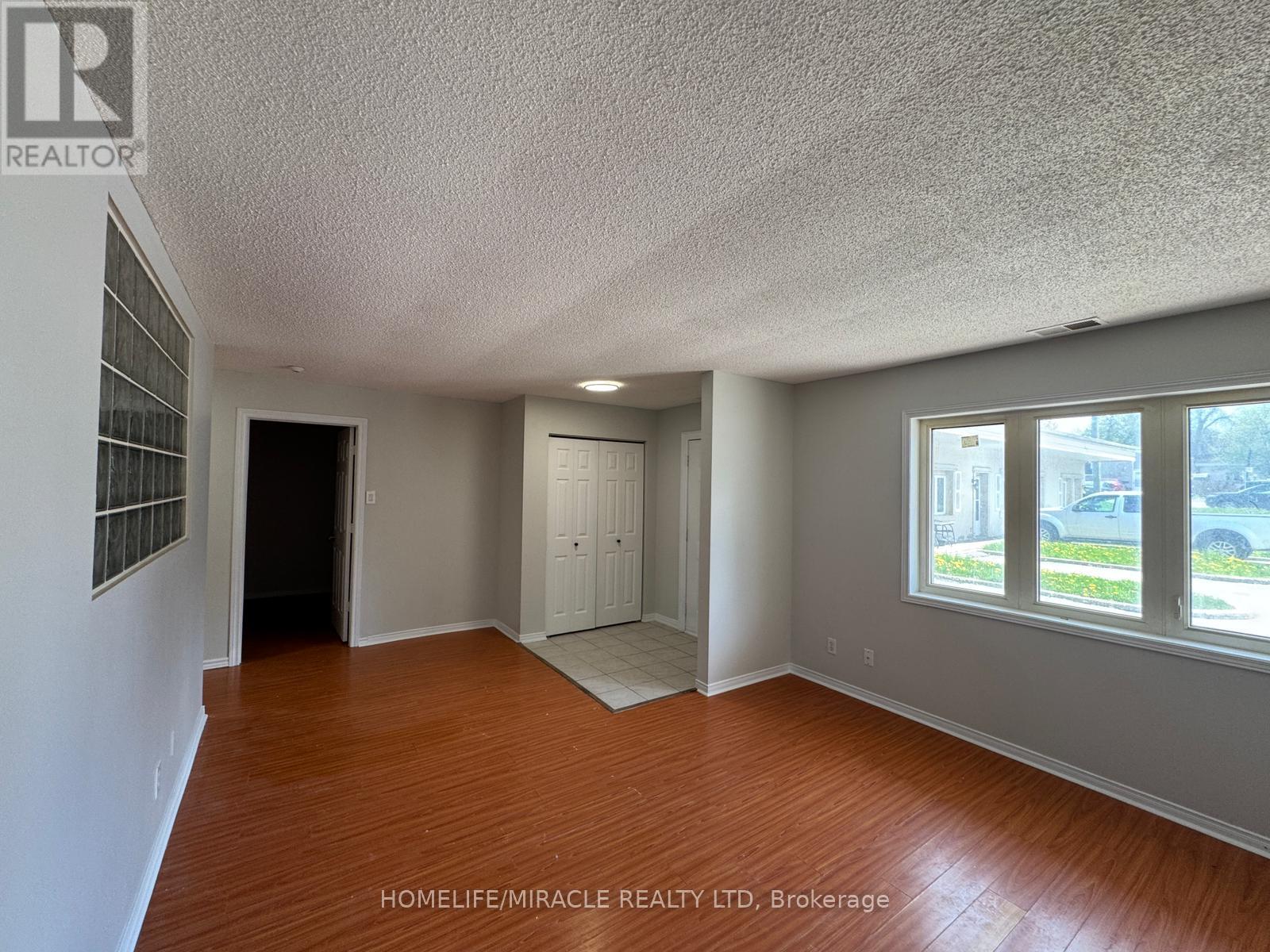 7 - 565 Kennedy Road, Toronto, Ontario  M1K 2B2 - Photo 2 - E13177676