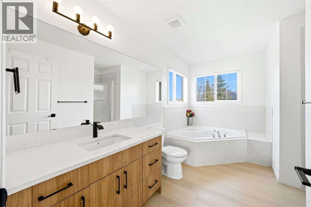 193 Hidden Creek Road NW, Calgary, Alberta  T3A 6L7 - Photo 15 - A2309827
