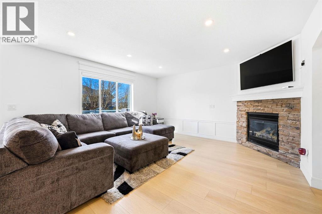 193 Hidden Creek Road NW, Calgary, Alberta  T3A 6L7 - Photo 4 - A2309827