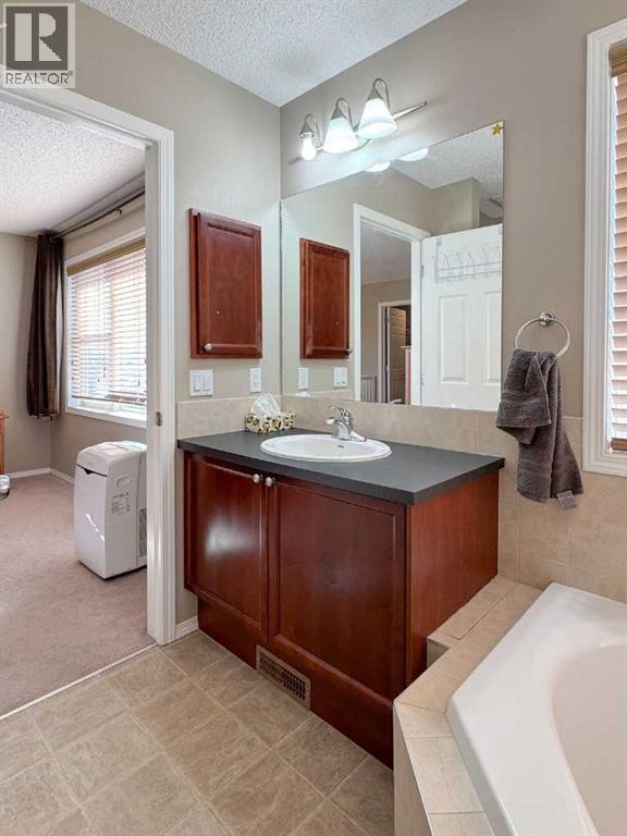 113 Evansford Circle Nw, Calgary, Alberta  T3P 0A9 - Photo 33 - A2310167
